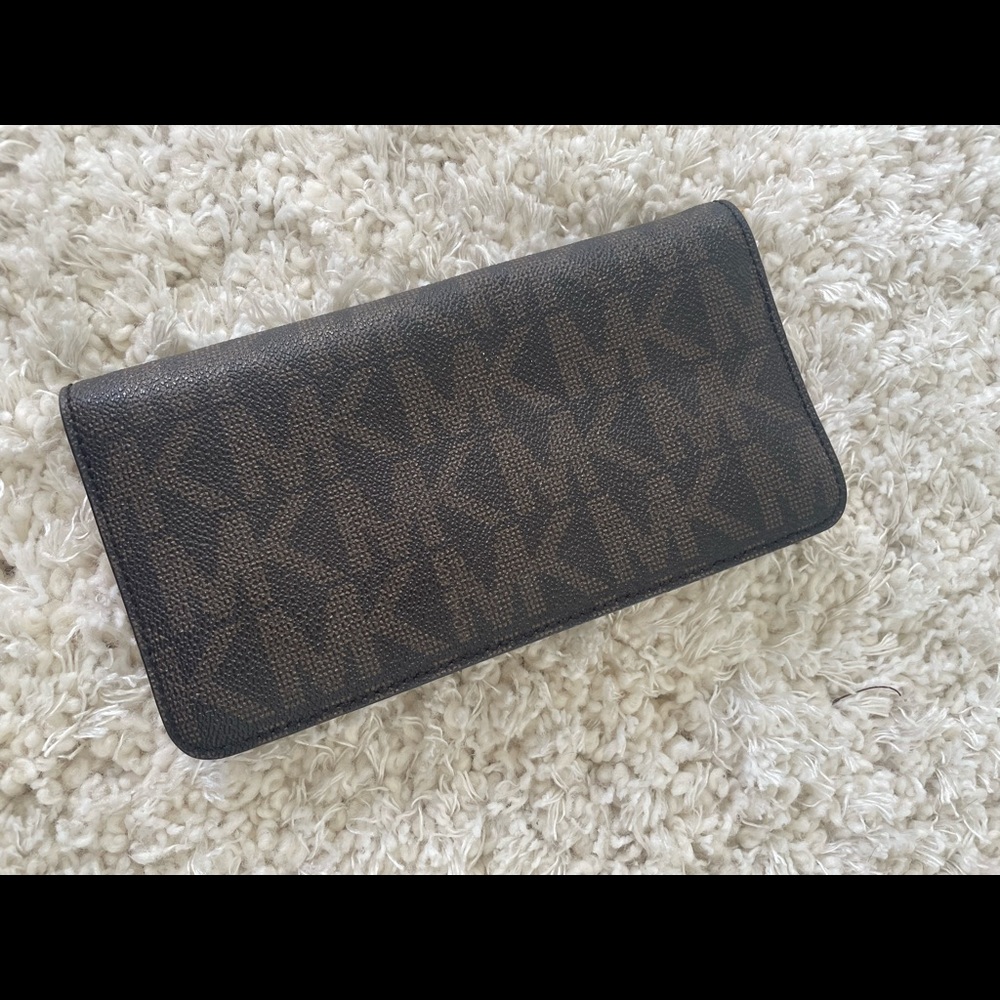 Michael Kors Wallet - Picture 3 of 3